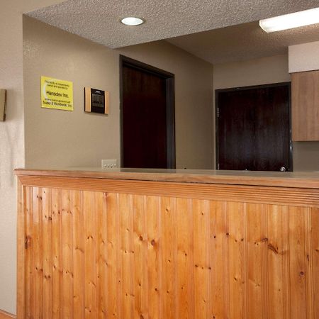 ซูเปอร์ 8 บาย วินด์แฮม พูลาสกี Hotel Pulaski ภายนอก รูปภาพ