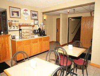 ซูเปอร์ 8 บาย วินด์แฮม พูลาสกี Hotel Pulaski ภายนอก รูปภาพ